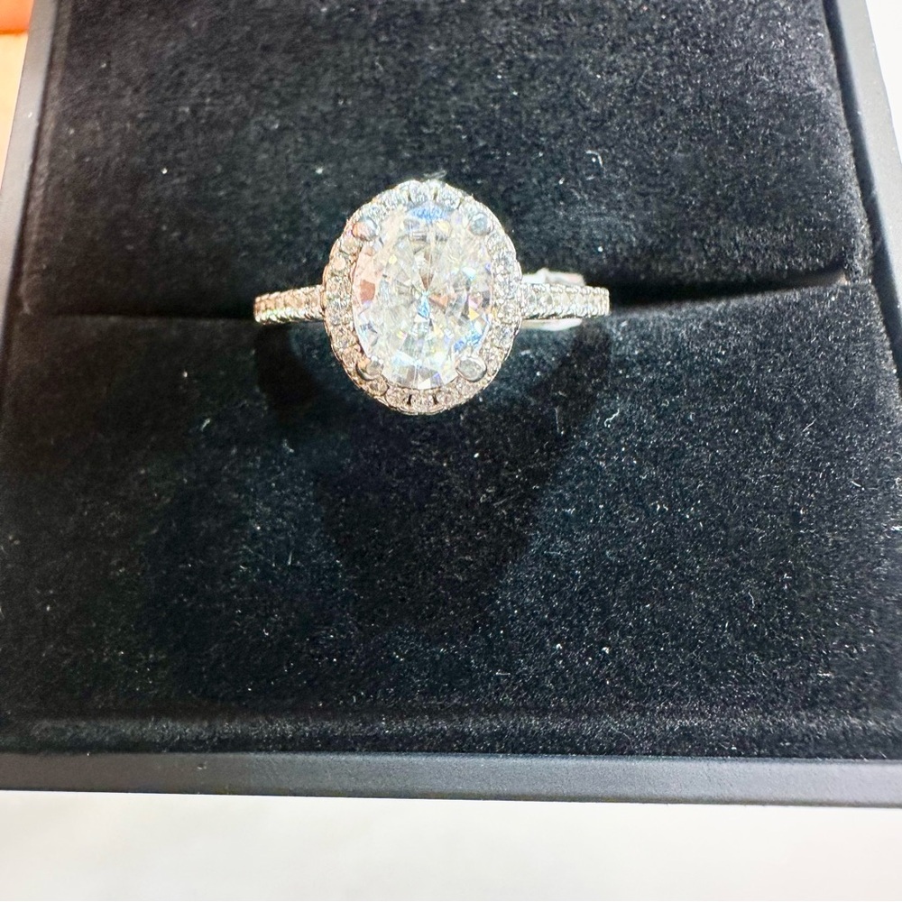 Oval Cut Moissanite Ring 2 Ct GRA Certified 18K 925 Brilliant Halo Ring - Picture 6 of 15
